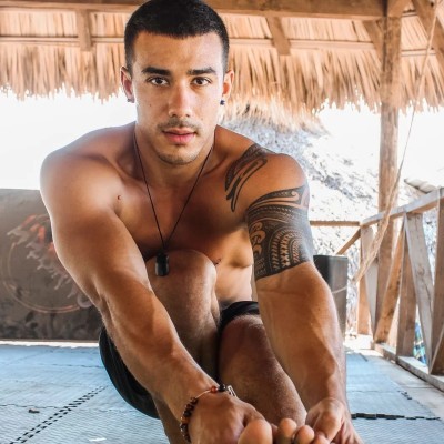 Cyprien vous invite a faire du sport avec lui depuis les plages Mexicaines